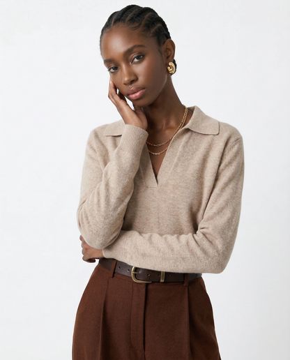 Cotton Knit Polo Sweater with a Relaxed Fit and Chic Ribbed Collar