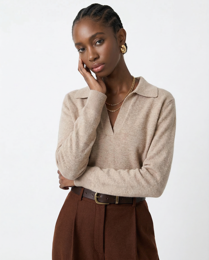 Cotton Knit Polo Sweater with a Relaxed Fit and Chic Ribbed Collar