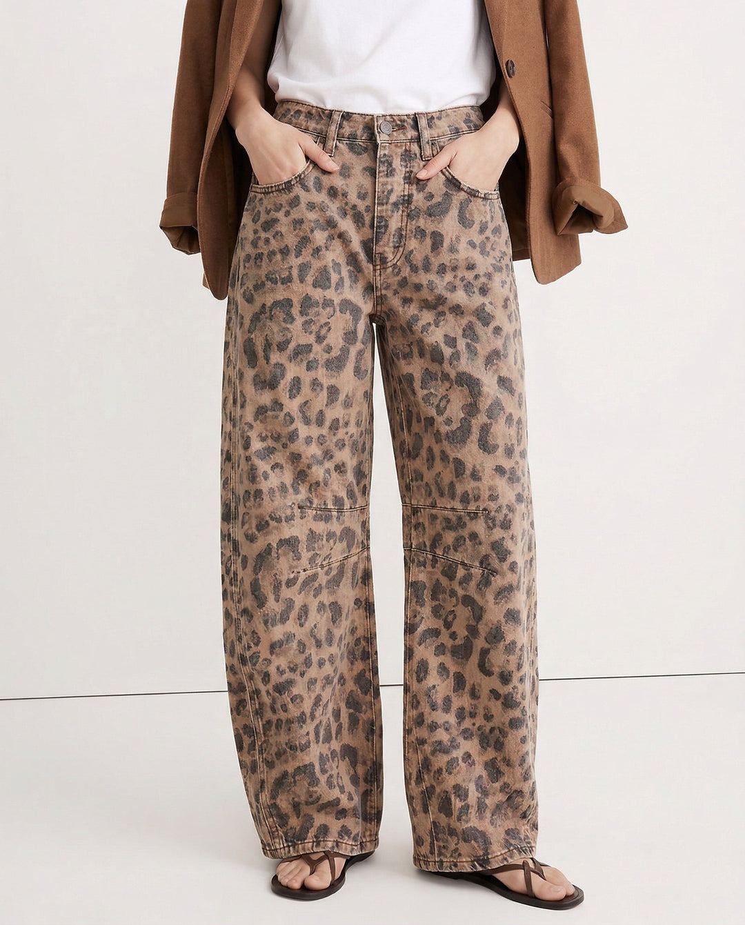 Barrel-Leg Jeans in Leopard Print with Mid-Rise Waist and Ankle-Length Wide Leg