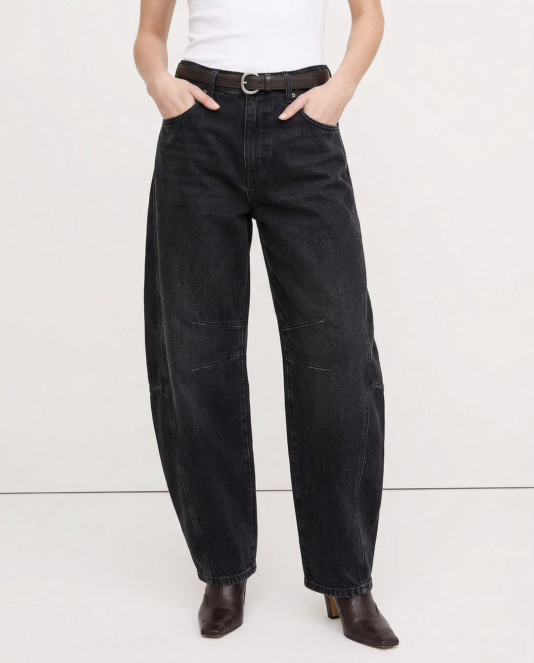 Barrel-Leg Jeans in Leopard Print with Mid-Rise Waist and Ankle-Length Wide Leg