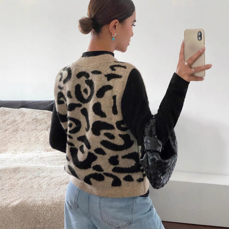 Women's Leopard Print V-Neck Cardigan – Regular Fit
