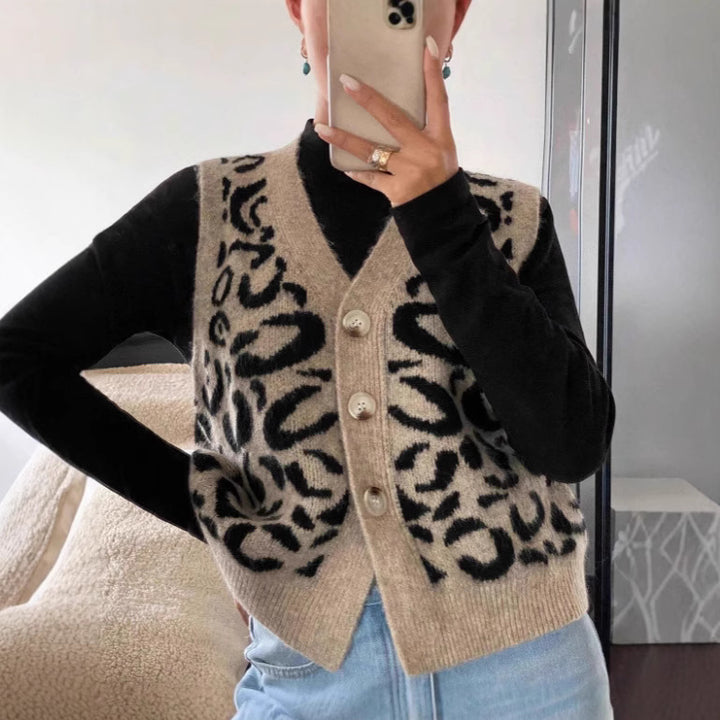 Women's Leopard Print V-Neck Cardigan – Regular Fit