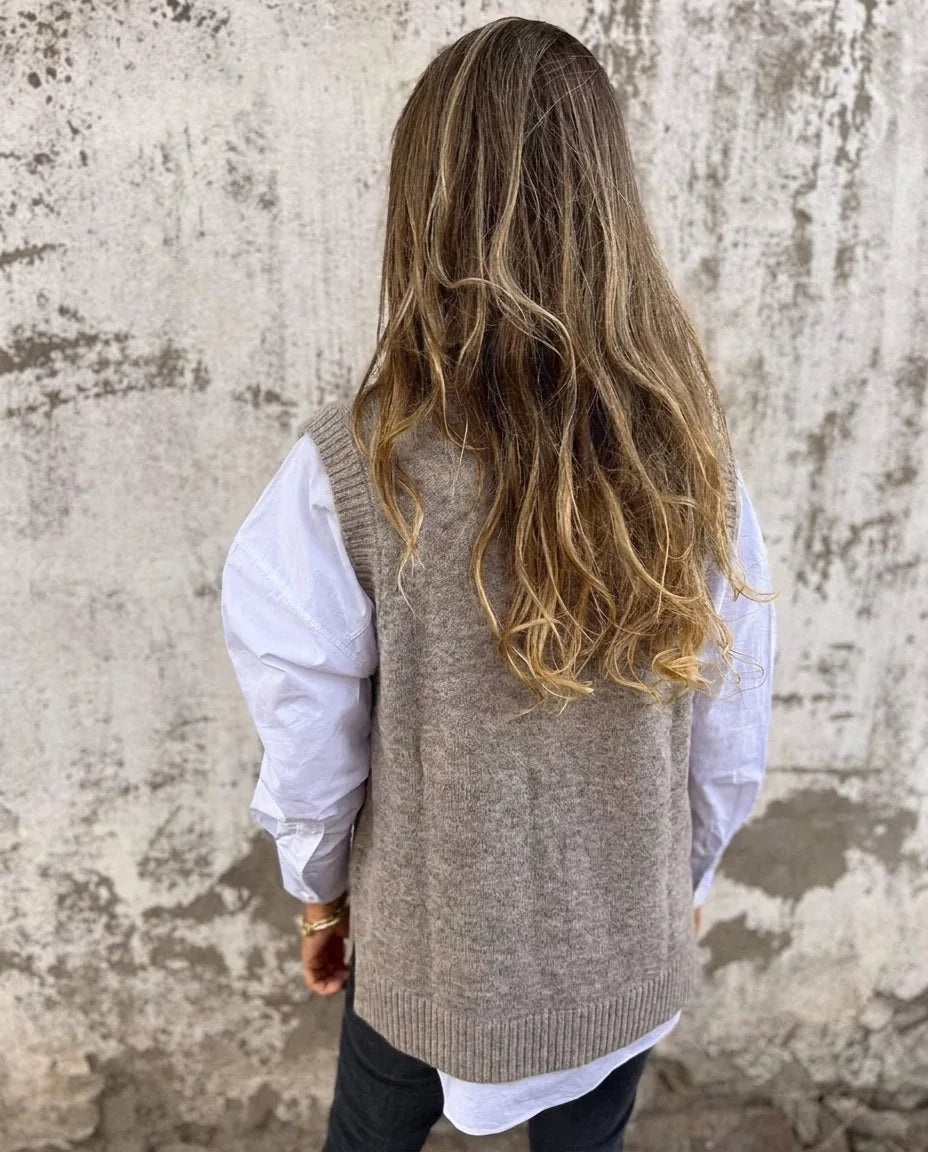 Women's V-Neck Knitted Sweater Vest – Relaxed Pullover Layer