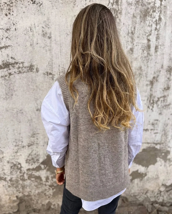 Women's V-Neck Knitted Sweater Vest – Relaxed Pullover Layer