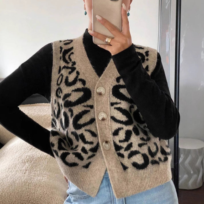 Women's Leopard Print V-Neck Cardigan – Regular Fit