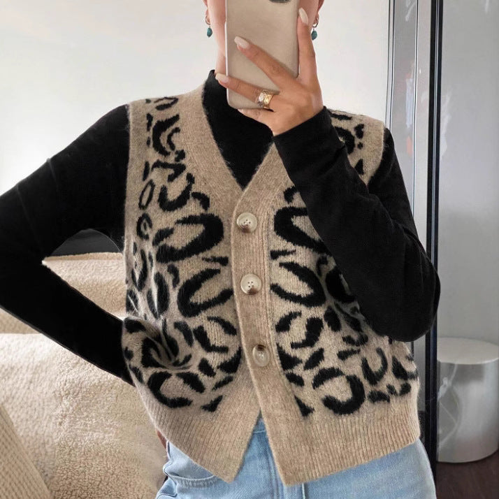 Women's Leopard Print V-Neck Cardigan – Regular Fit